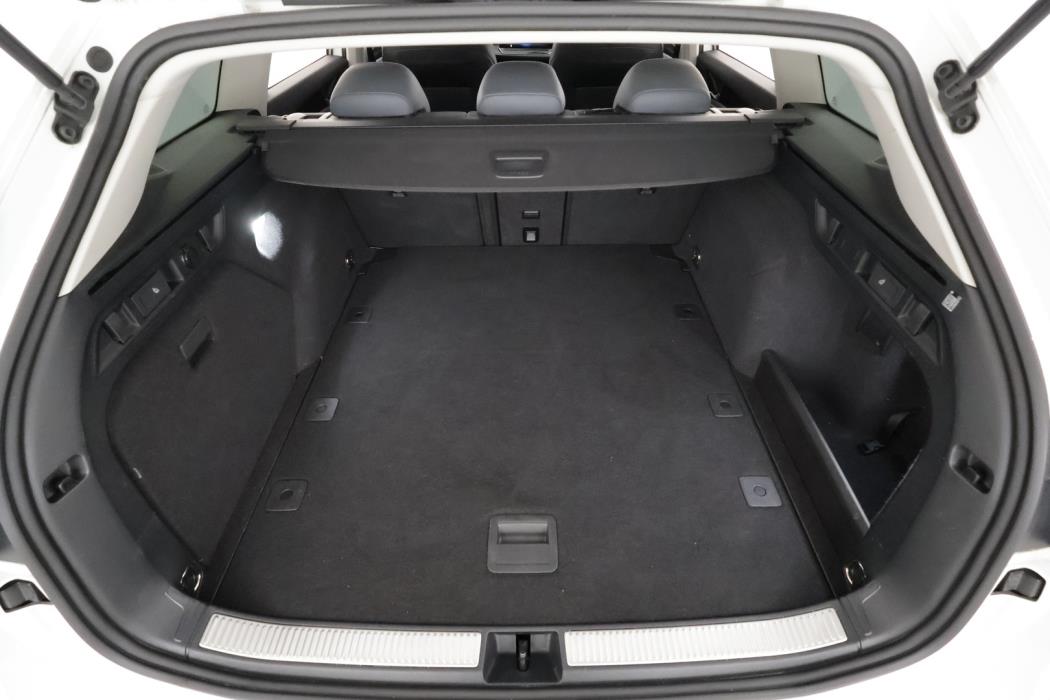 VOLKSWAGEN PASSAT 2024