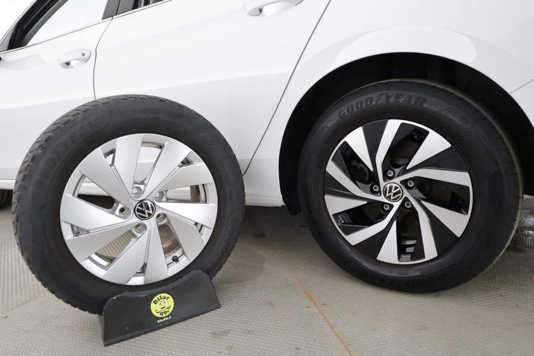 VOLKSWAGEN PASSAT 2024