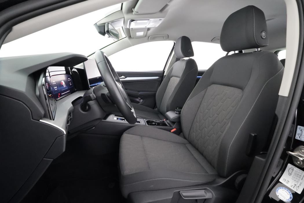 VOLKSWAGEN GOLF 2024