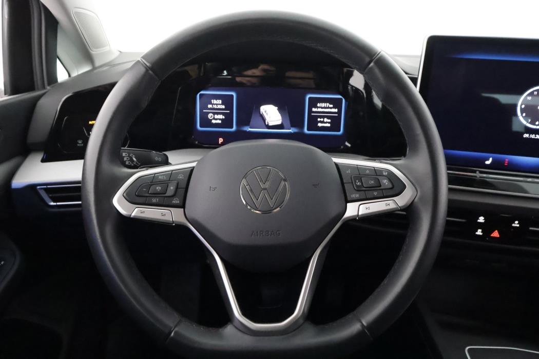 VOLKSWAGEN GOLF 2024