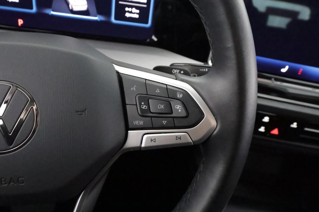 VOLKSWAGEN GOLF 2024