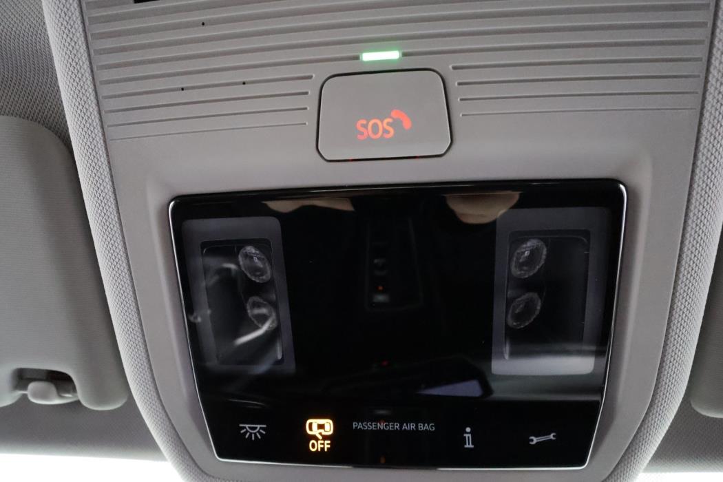 VOLKSWAGEN GOLF 2024