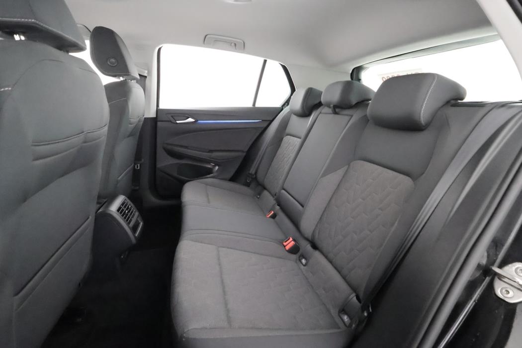 VOLKSWAGEN GOLF 2024
