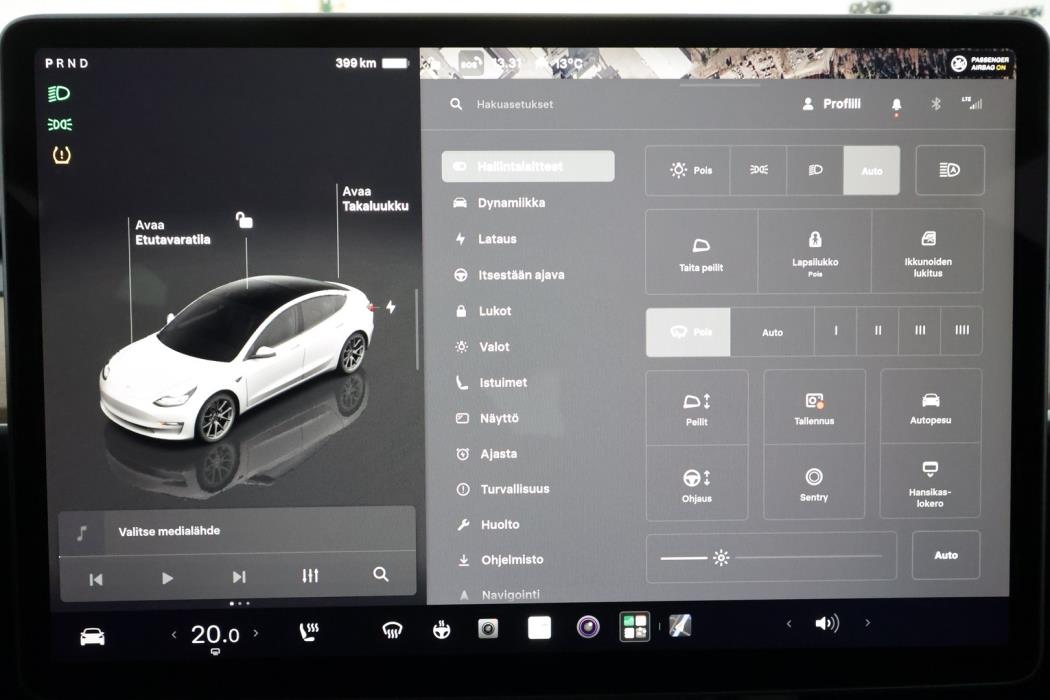 TESLA Model 3 2023