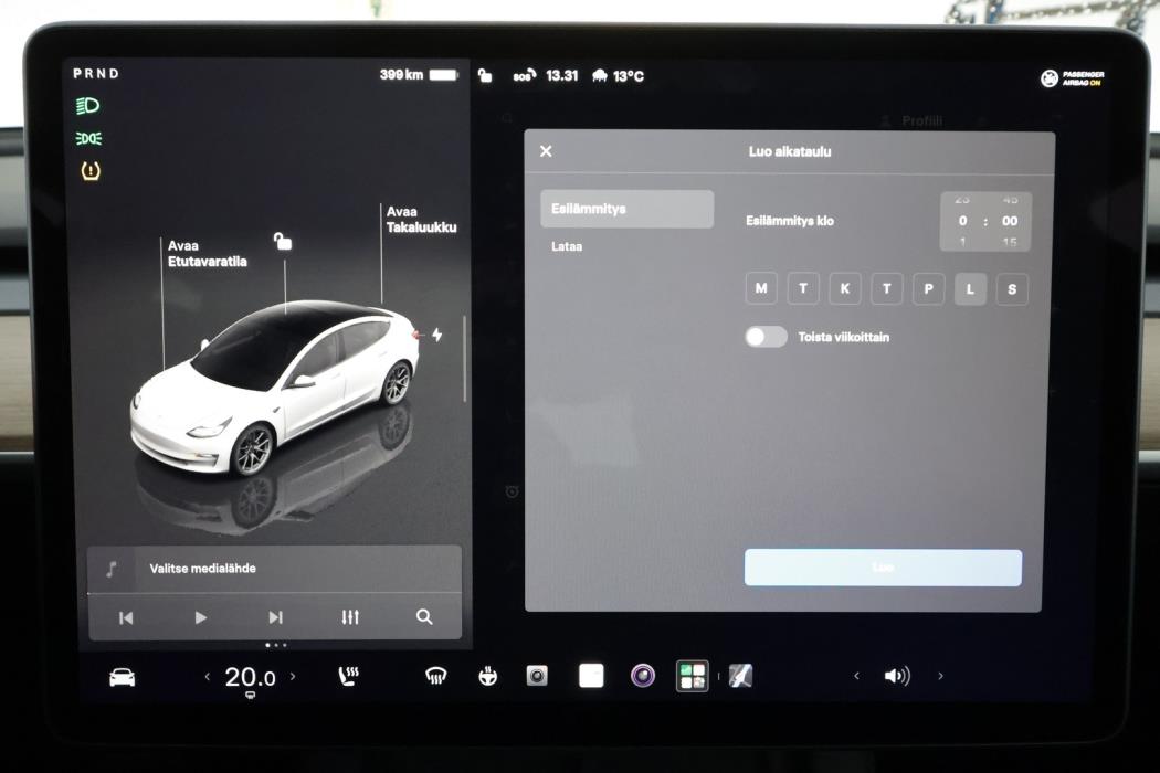 TESLA Model 3 2023