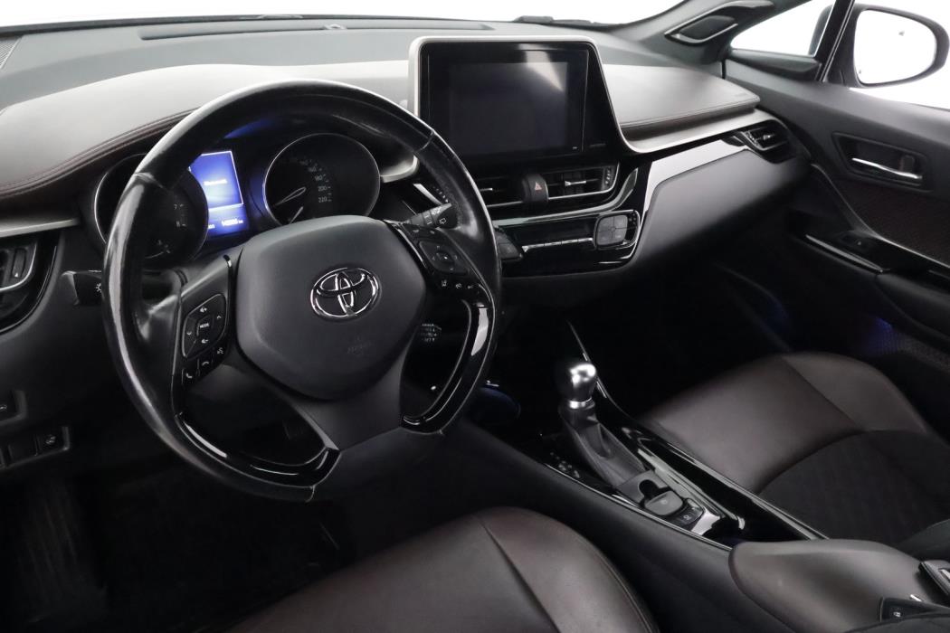 TOYOTA C-HR 2017