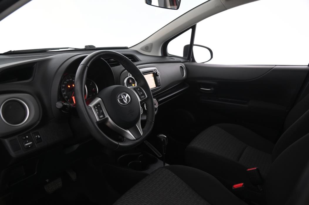 TOYOTA Yaris 2014