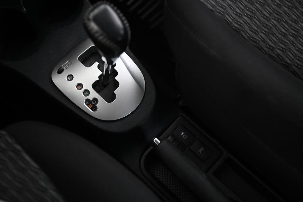 TOYOTA Yaris 2014