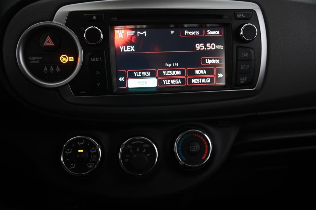 TOYOTA Yaris 2014