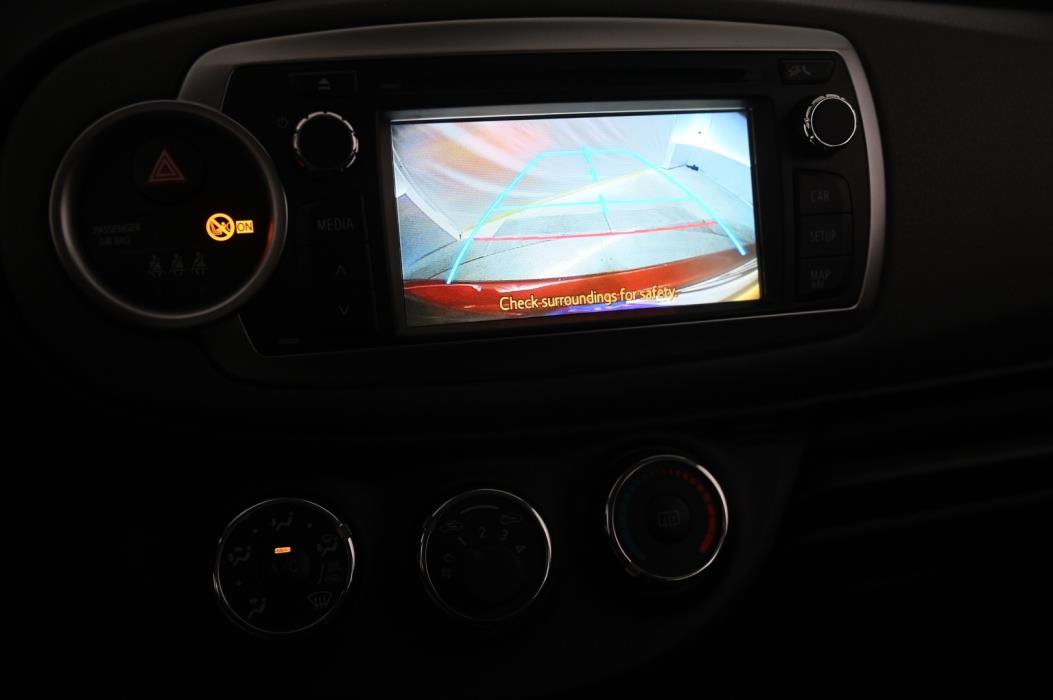 TOYOTA Yaris 2014