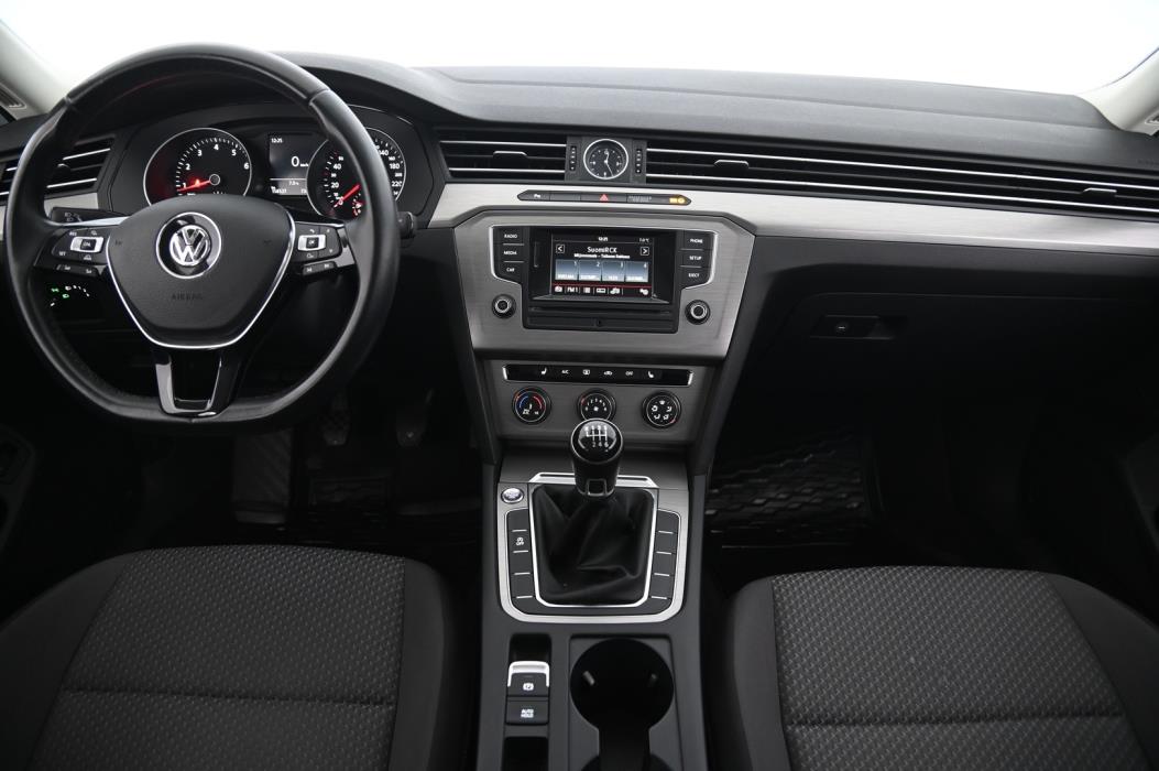 VOLKSWAGEN Passat 2016