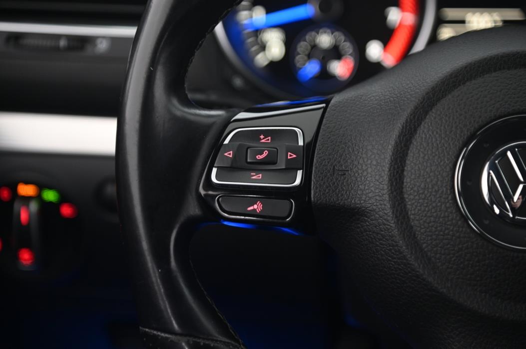 VOLKSWAGEN Golf 2012