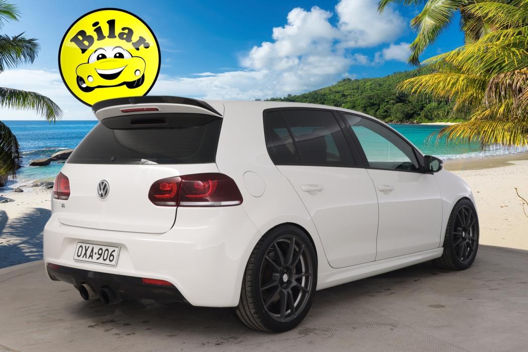 VOLKSWAGEN Golf 2012