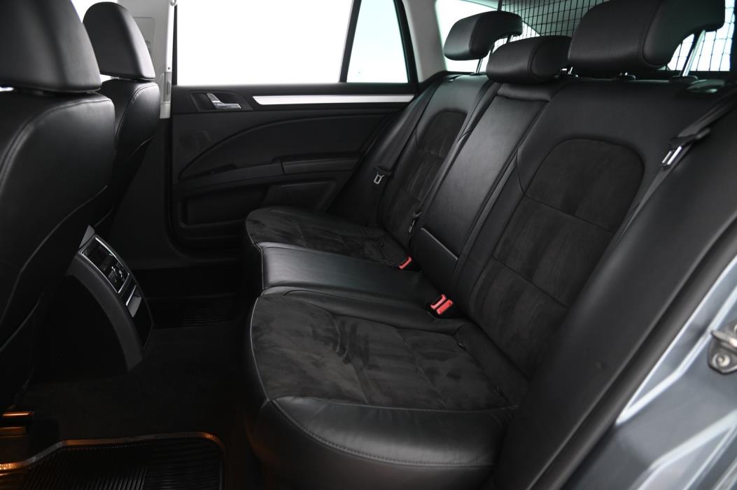 SKODA Superb 2013