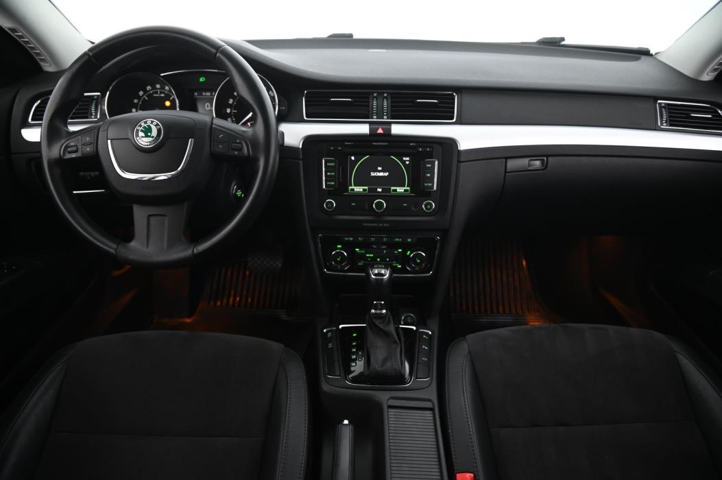 SKODA Superb 2013