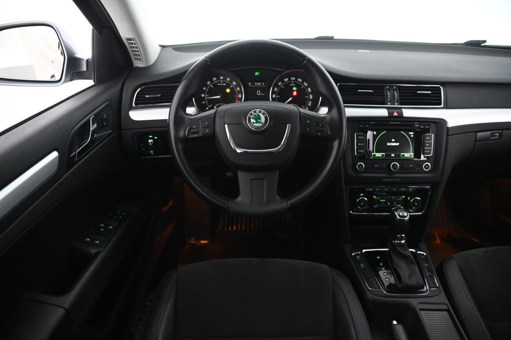 SKODA Superb 2013