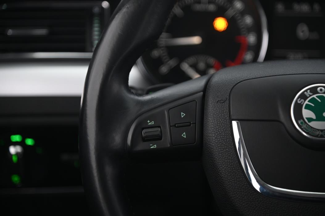 SKODA Superb 2013