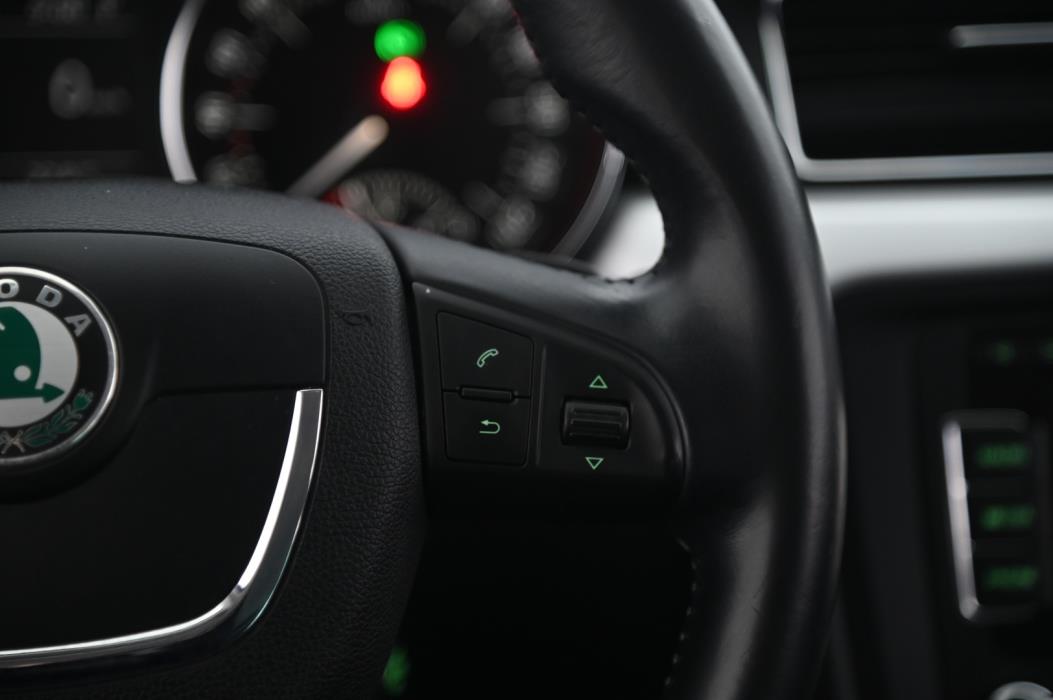 SKODA Superb 2013