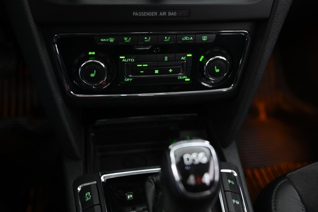 SKODA Superb 2013