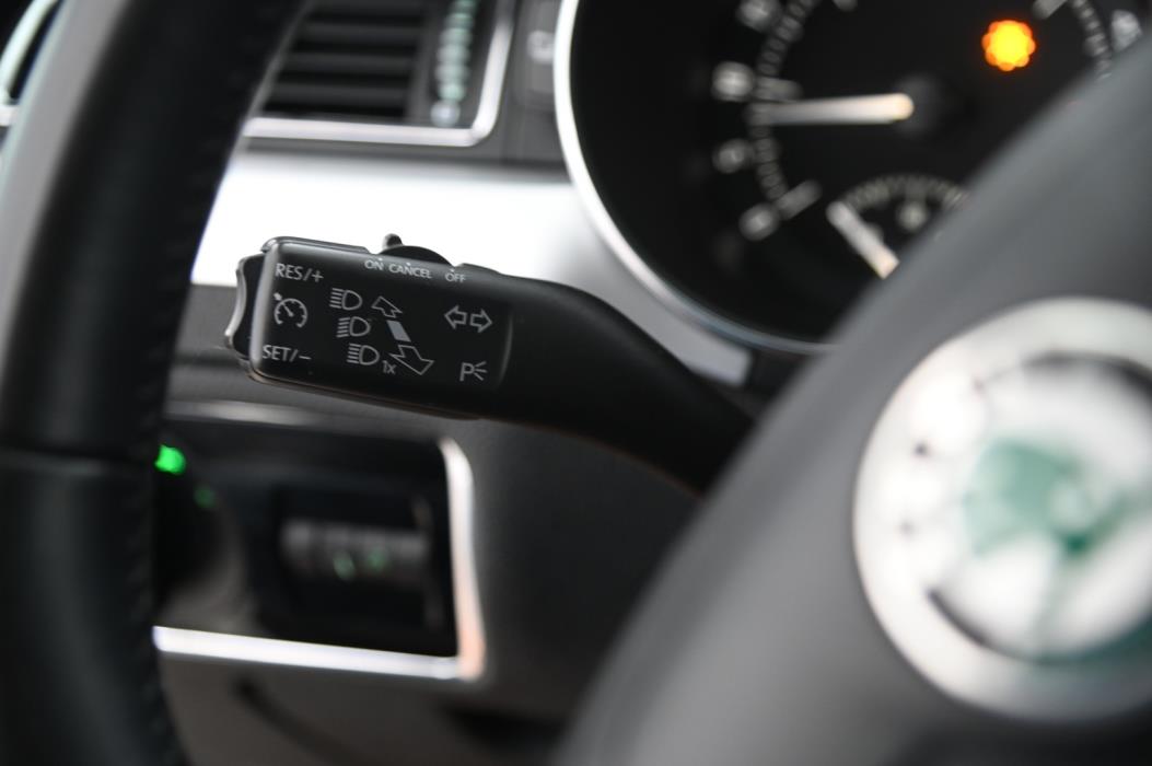 SKODA Superb 2013