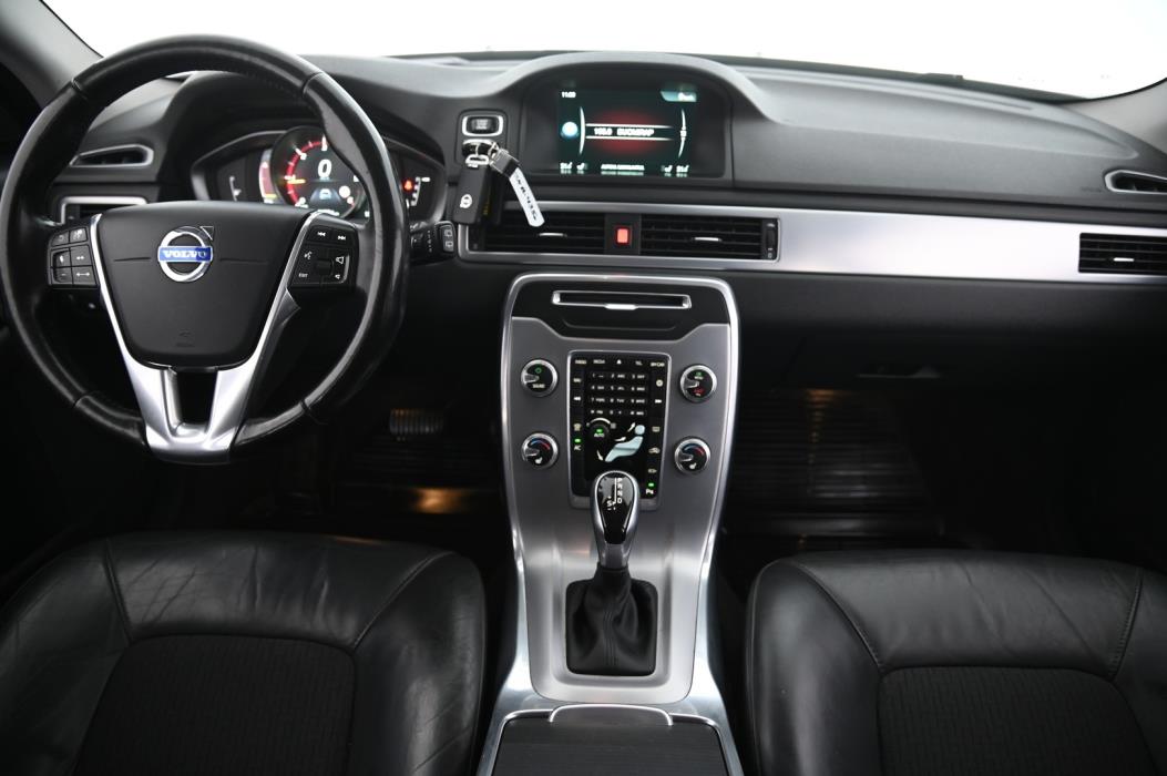 VOLVO V70 2015