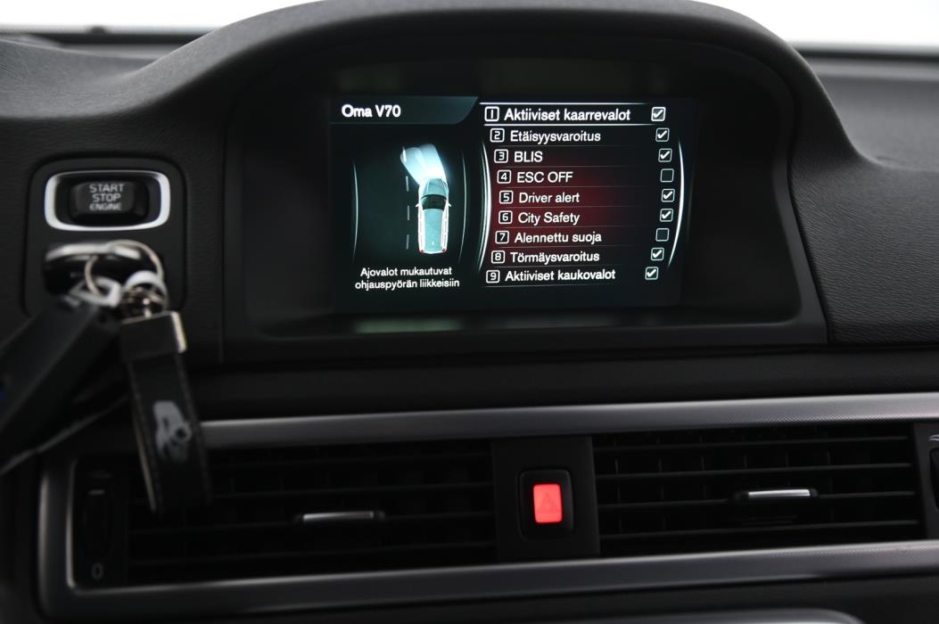 VOLVO V70 2015