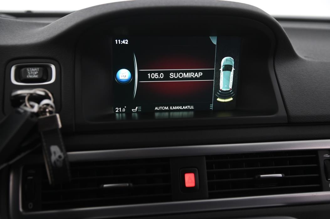 VOLVO V70 2015