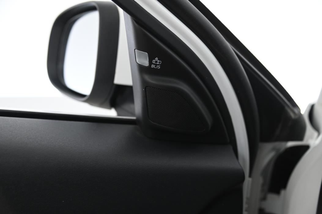VOLVO V70 2015