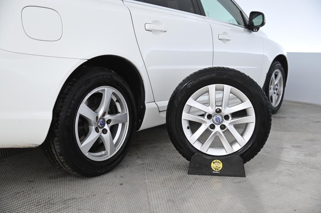 VOLVO V70 2015