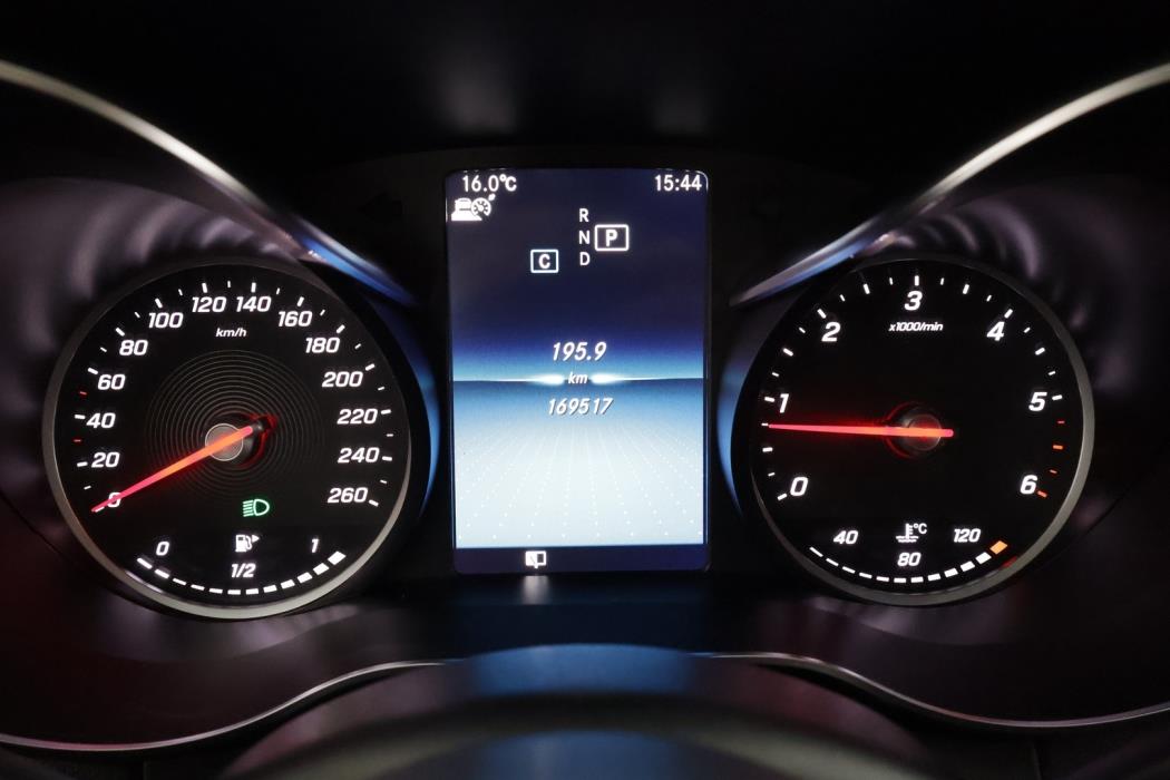 MERCEDES-BENZ C 2019