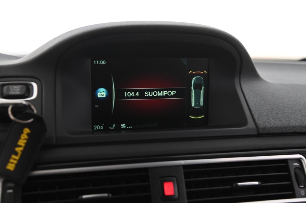 VOLVO V70 2016