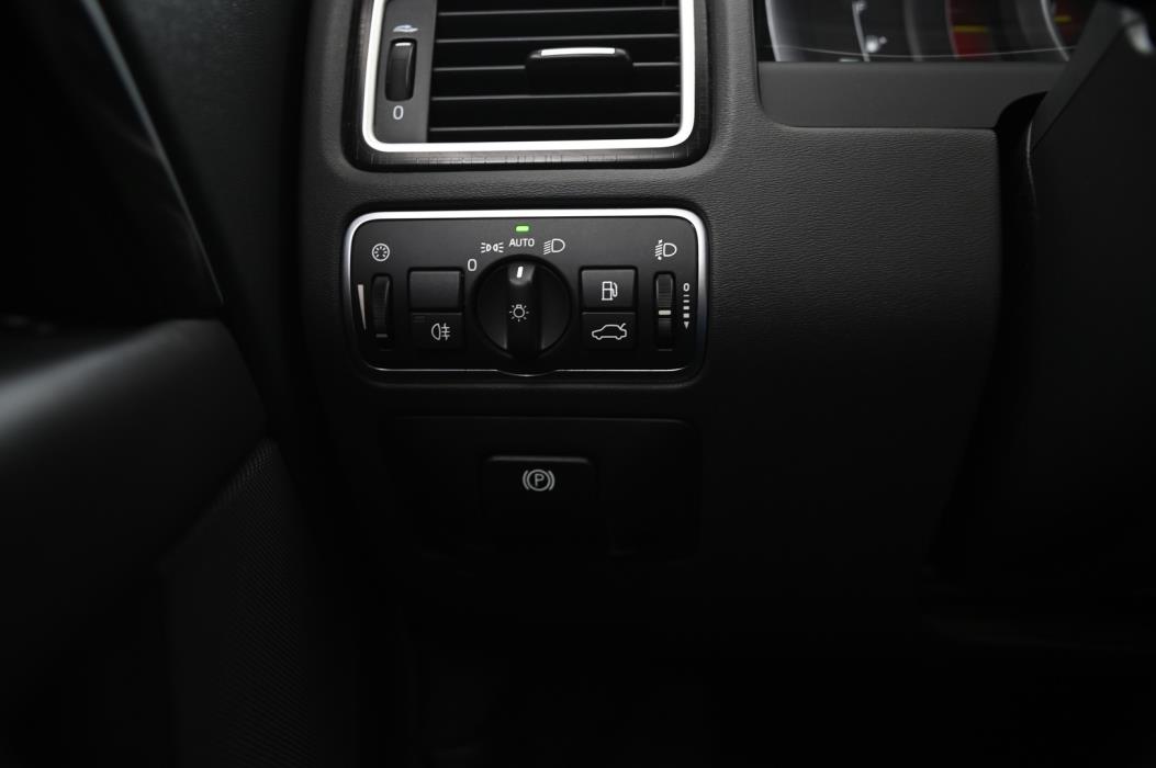 VOLVO V70 2016