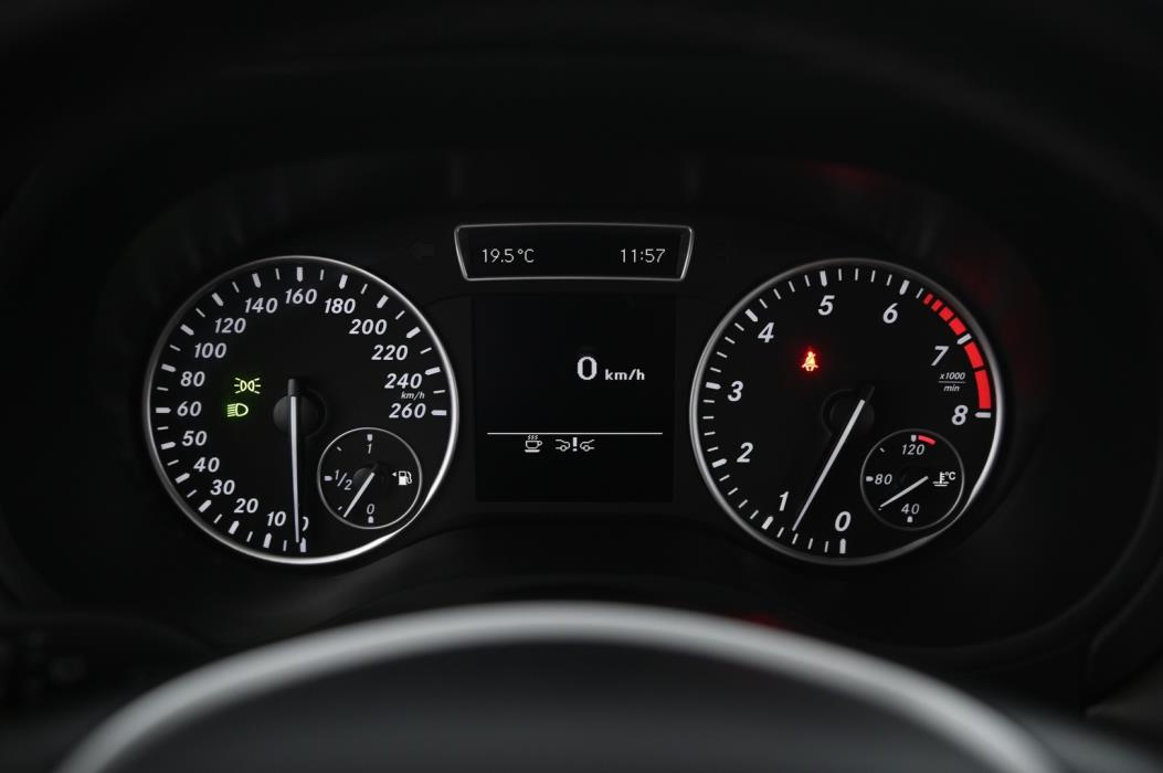 MERCEDES-BENZ B 2013