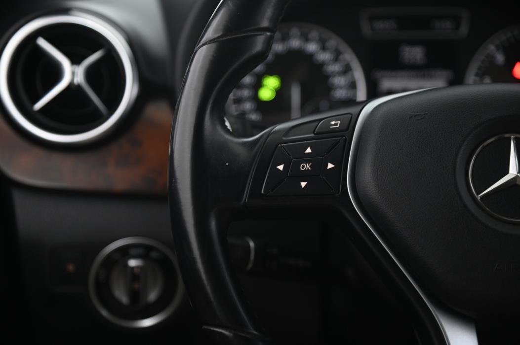 MERCEDES-BENZ B 2013
