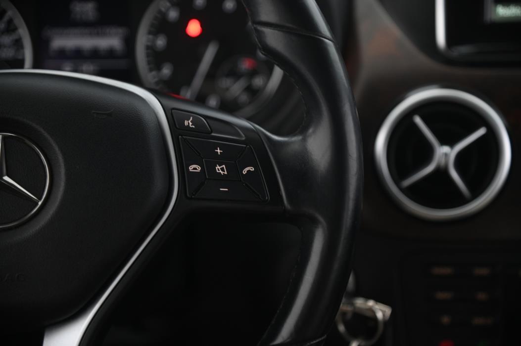 MERCEDES-BENZ B 2013