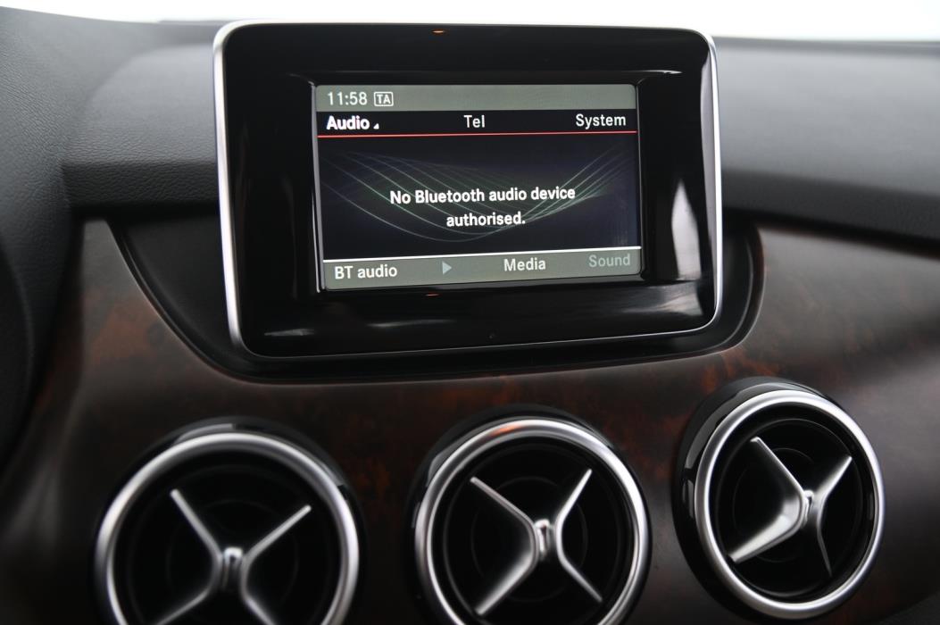 MERCEDES-BENZ B 2013