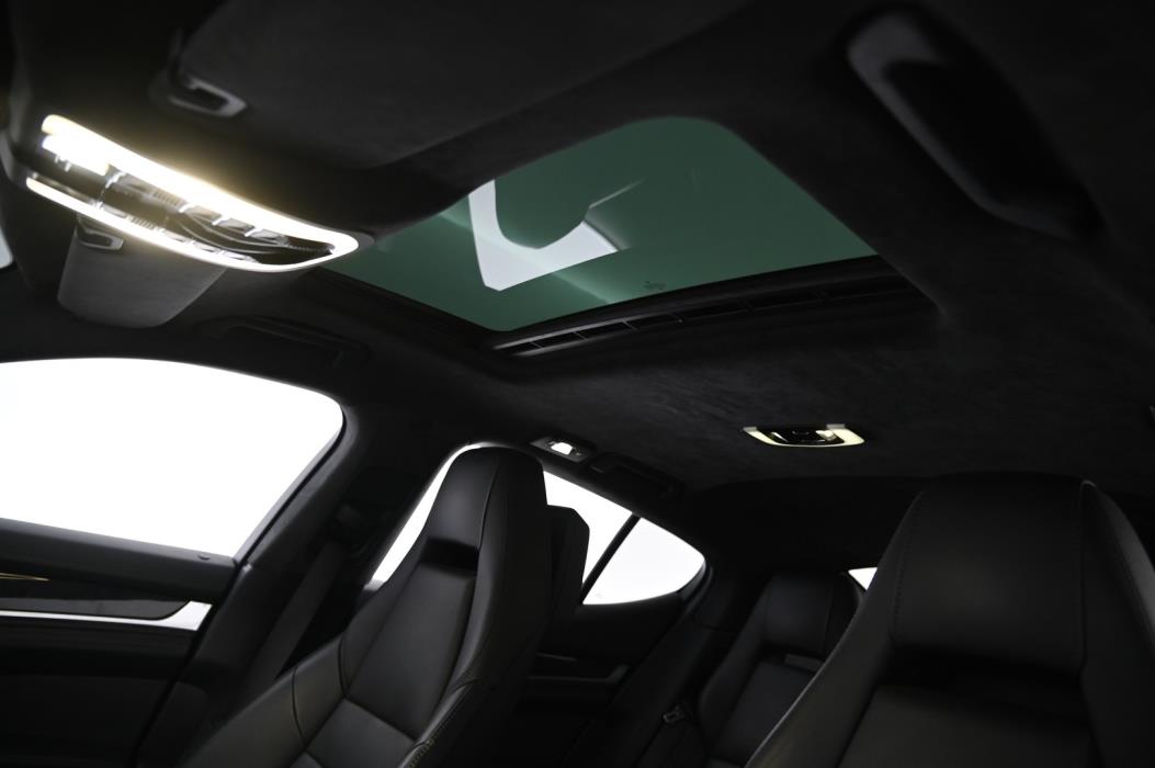 PORSCHE Panamera 2010