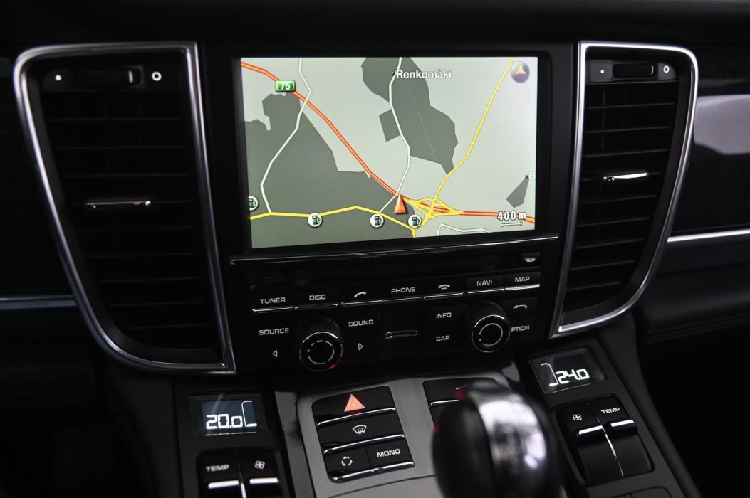 PORSCHE Panamera 2010