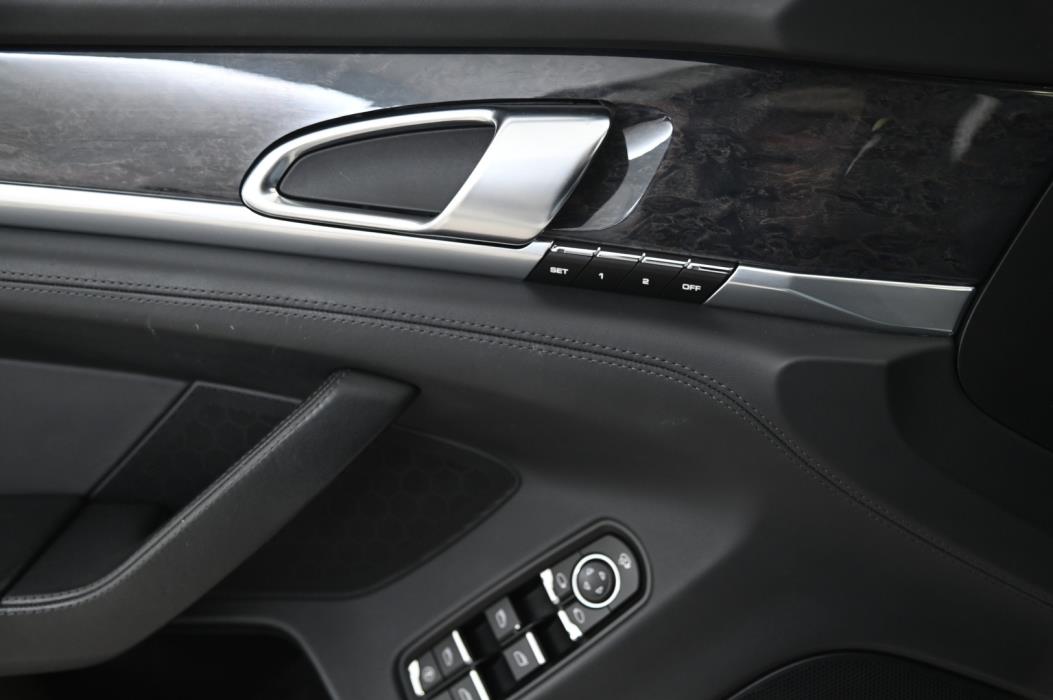 PORSCHE Panamera 2010