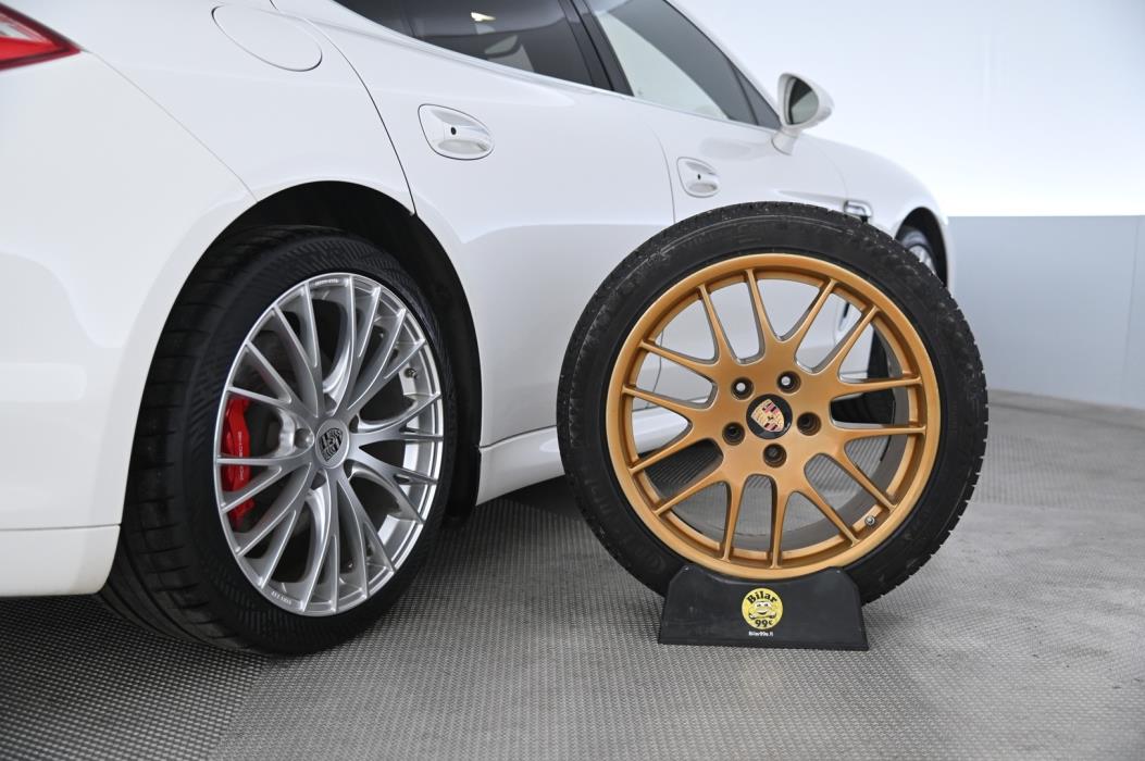 PORSCHE Panamera 2010