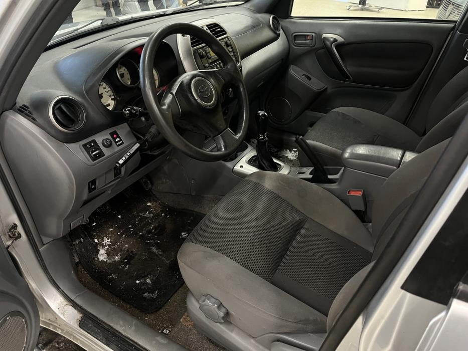 TOYOTA RAV4 2003