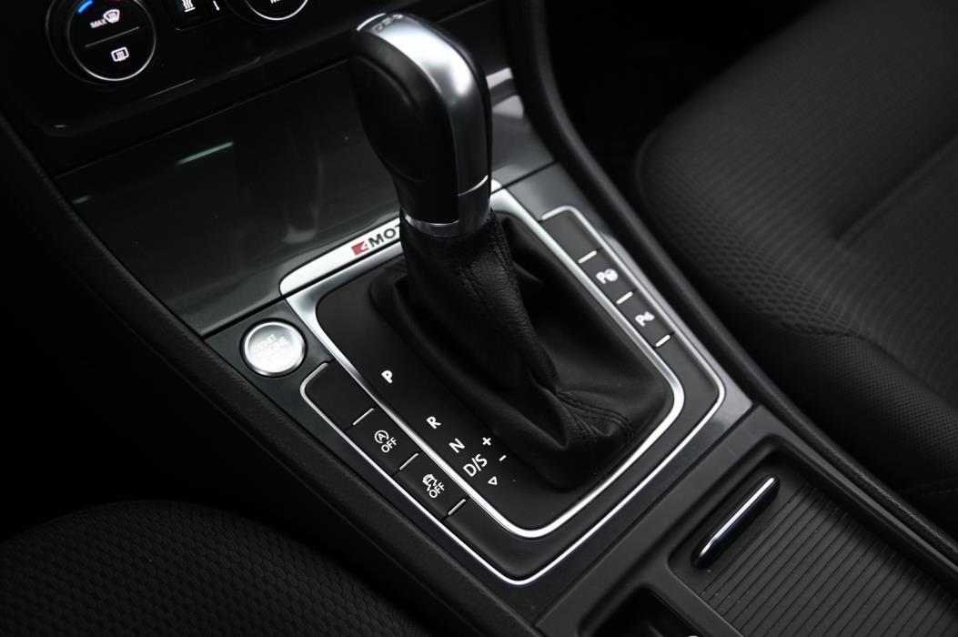 VOLKSWAGEN Golf 2018