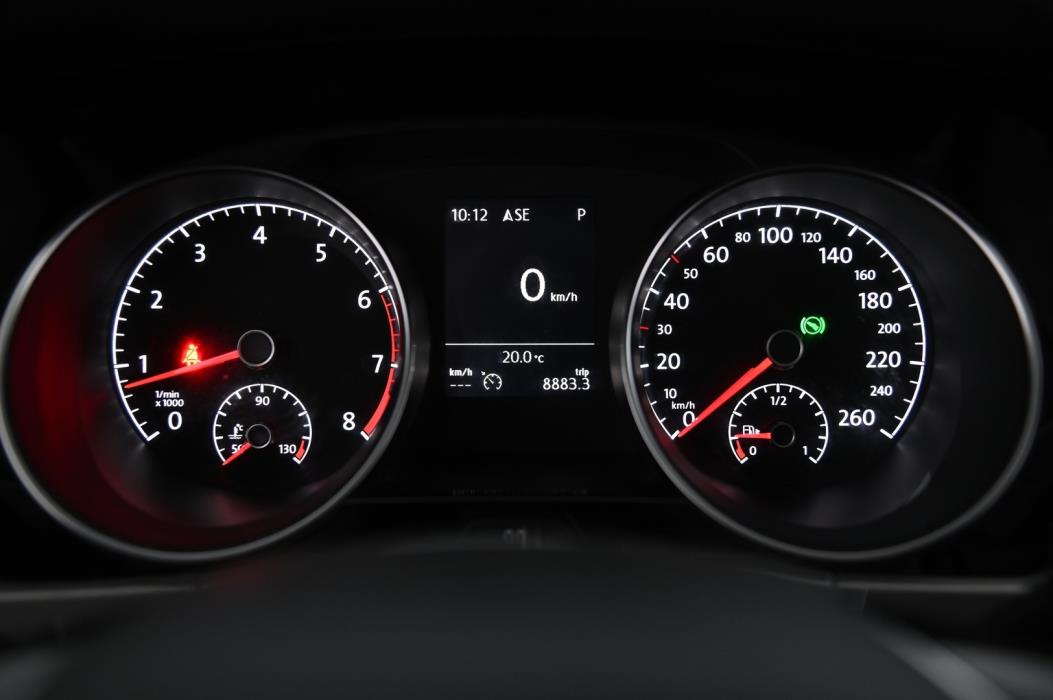 VOLKSWAGEN Touran 2016