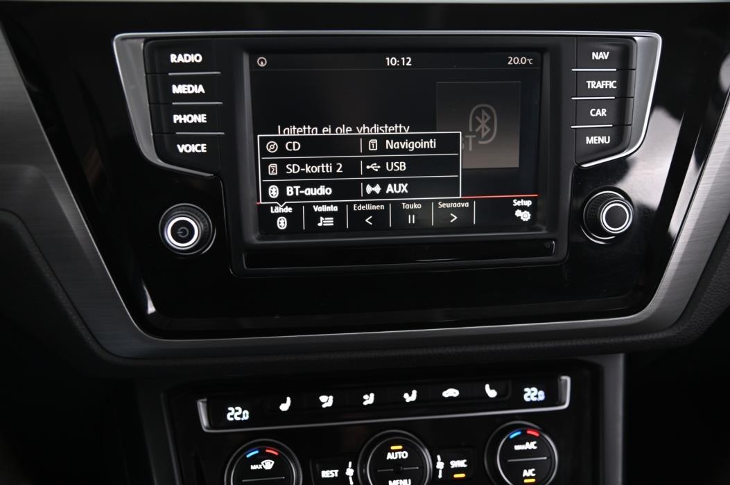 VOLKSWAGEN Touran 2016