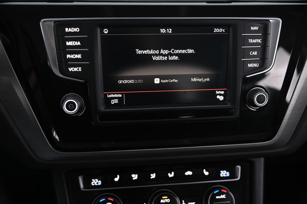 VOLKSWAGEN Touran 2016
