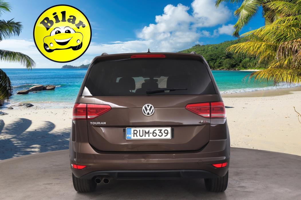 VOLKSWAGEN Touran 2016