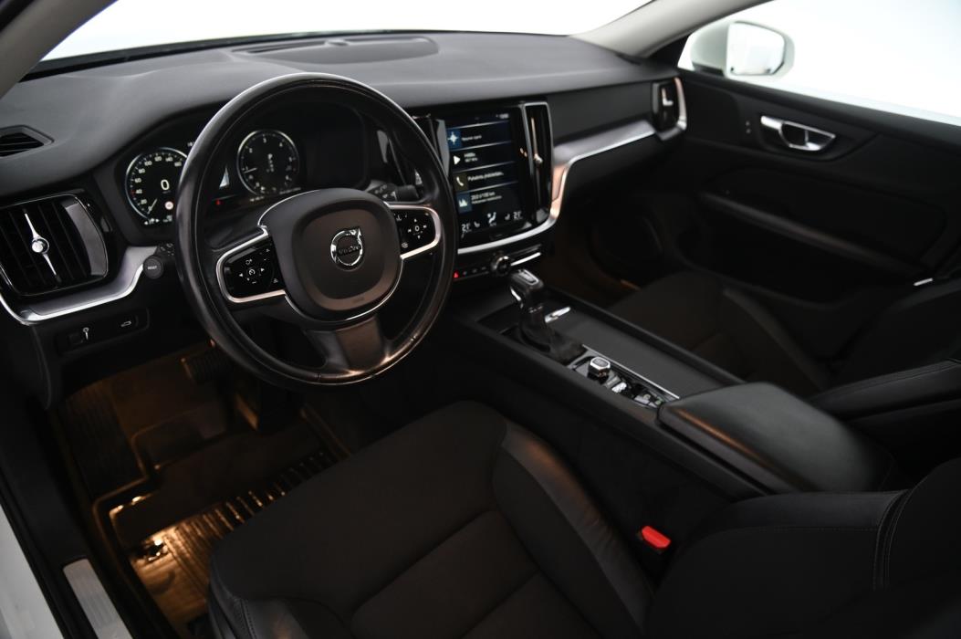 VOLVO V60 2020