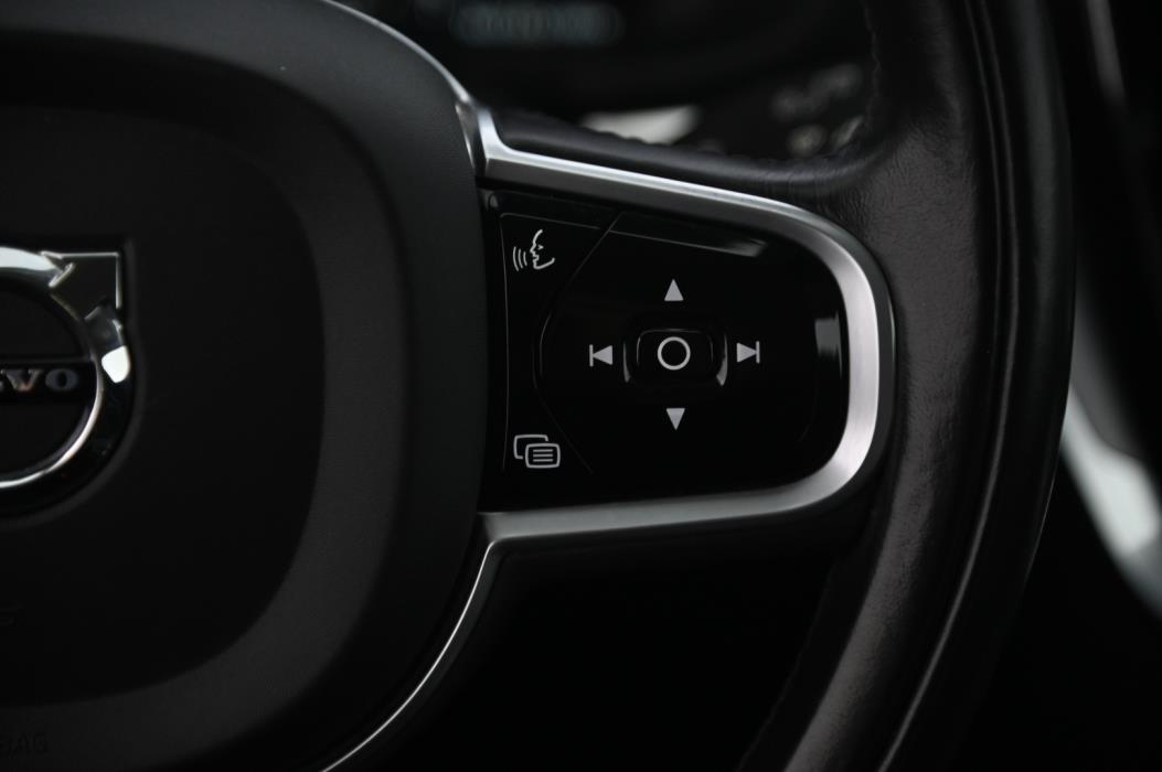 VOLVO V60 2020