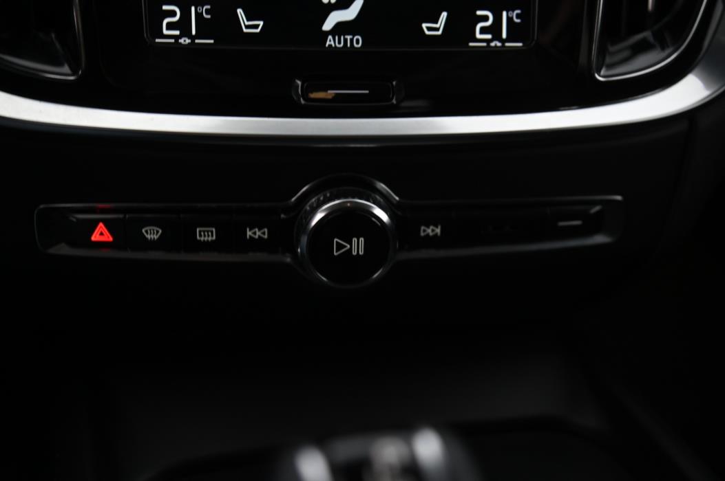 VOLVO V60 2020