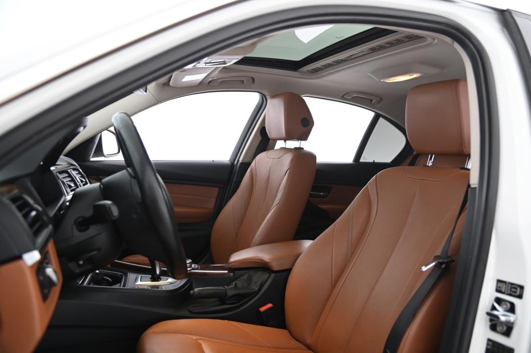 BMW 320 2012